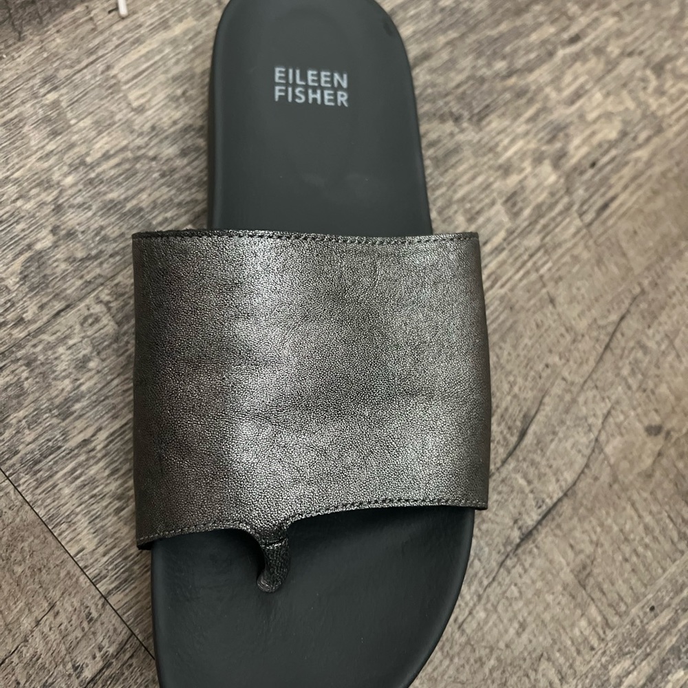 Eileen Fisher chic leather sandals